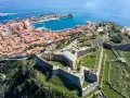 Fortezza del Volterraio, un luogo imperdibile tra le cose da vedere all'Isola d'Elba, domina il golfo con la sua storia millenaria.