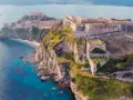 Fortezze storiche e mare cristallino: ecco cosa fare all'Isola d'Elba, un luogo magico tra storia e natura.