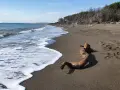 Legno sulla spiaggia di Marina di Cecina, ideale per una passeggiata nel centro storico.